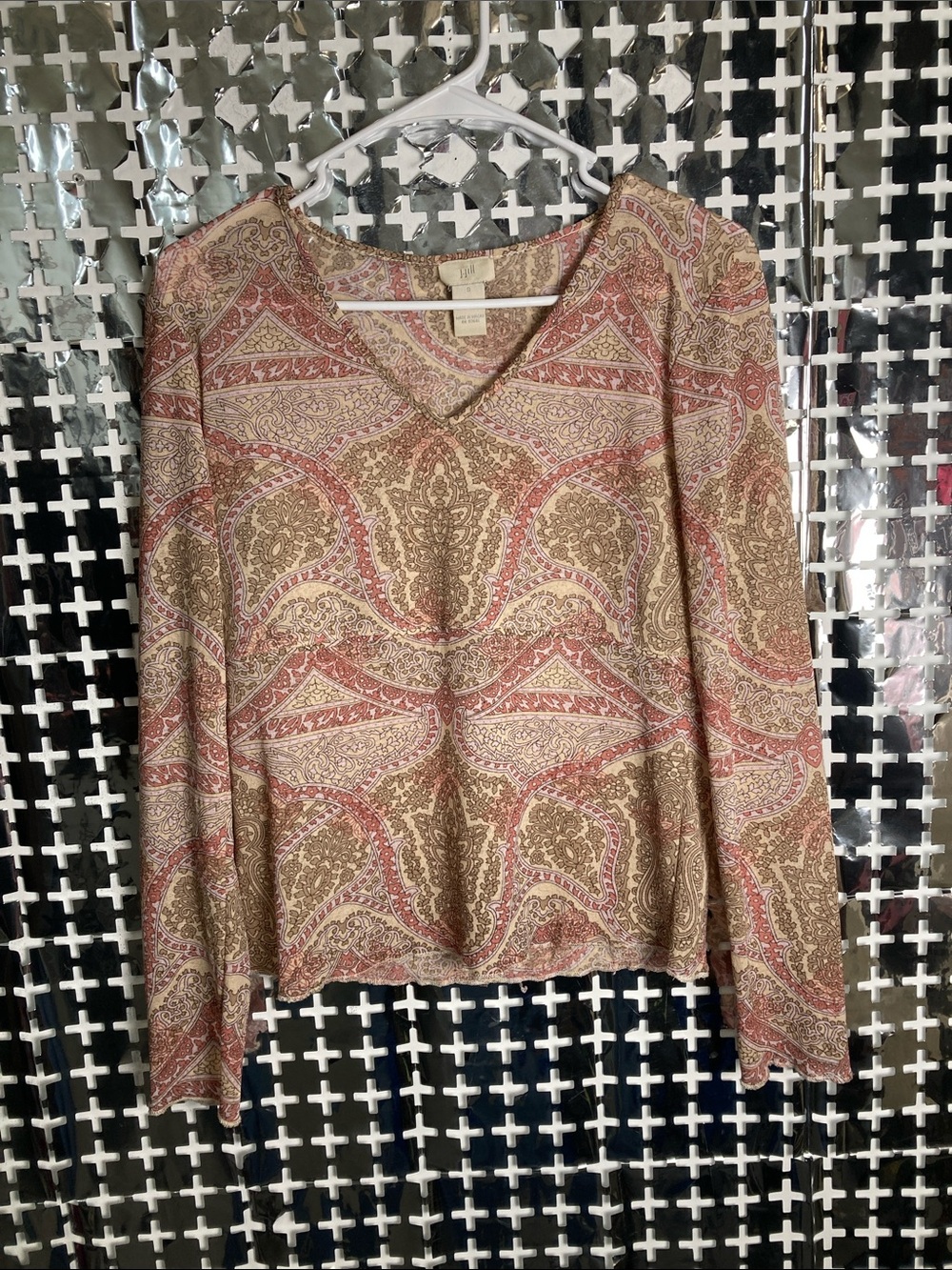 J. Jill Paisley V-Neck Long Sleeve Top in Mauve and Tan